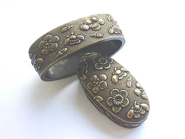 foto Fuchi and Kashira Set Ume  	Fuchi and Kashira Set Ume